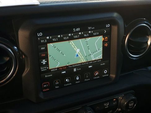 Used 2021 Jeep Wrangler Unlimited Sahara image 22