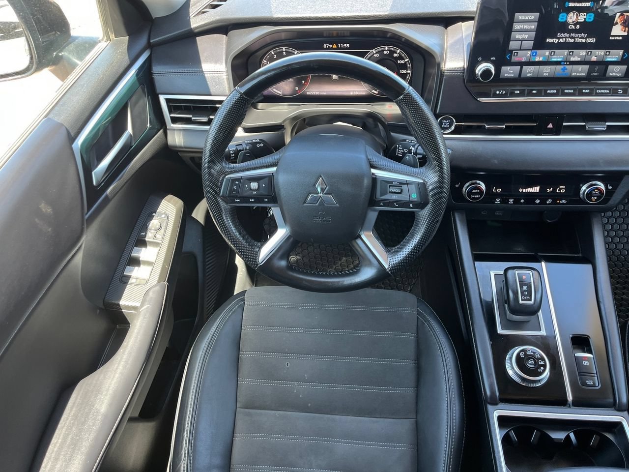 Used 2023 Mitsubishi Outlander SE FWD image 13