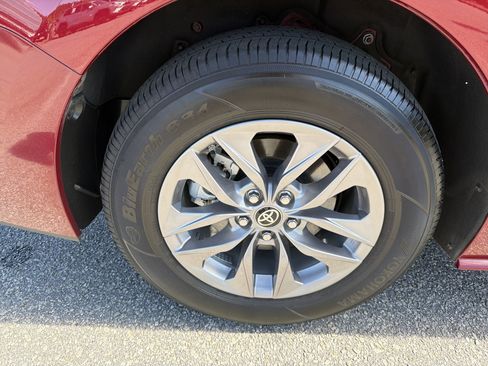 Certified 2025 Toyota Sienna LE w/ LE Plus Package FWD image 27