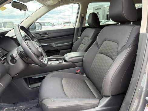 Used 2024 Nissan Pathfinder SV AWD/4WD image 10