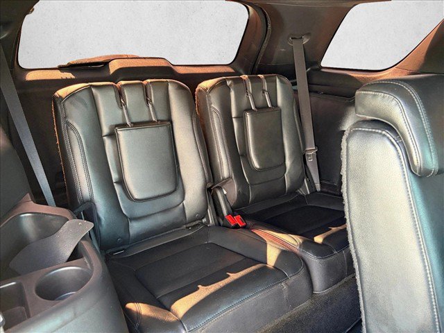 Used 2016 Ford Explorer XLT w/ Equipment Group 202A FWD image 21