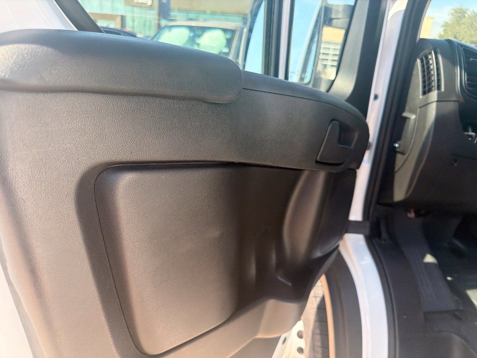 Used 2025 RAM ProMaster 2500 w/ Convenience Group FWD image 13