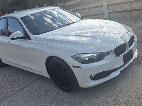 Used 2013 BMW 320i Sedan image 2