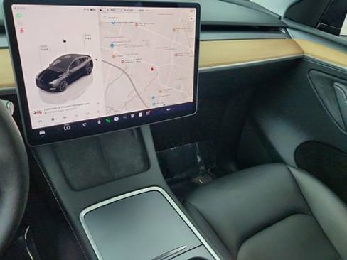 Used 2024 Tesla Model Y Long Range image 41