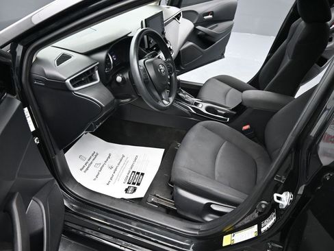 Used 2021 Toyota Corolla LE image 17