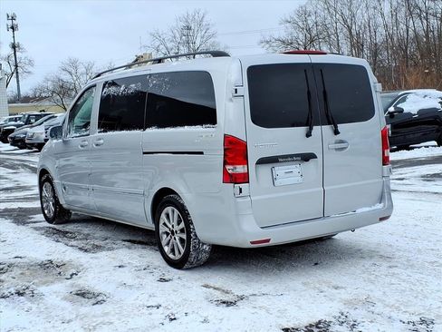 Used 2016 Mercedes-Benz Metris Passenger image 3