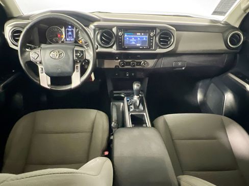 Used 2018 Toyota Tacoma SR5 image 29