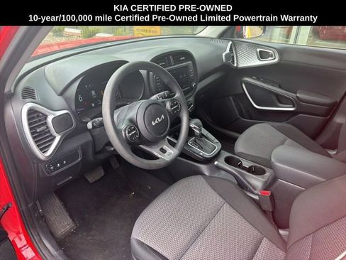 Certified 2025 Kia Soul LX image 7