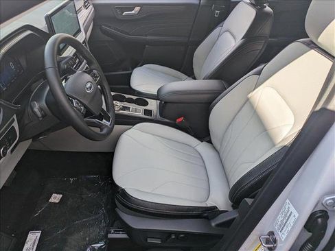 New 2025 Ford Escape SE w/ PHEV Premium Package image 4