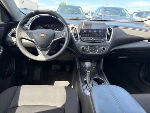 Used 2022 Chevrolet Malibu LT FWD image 18
