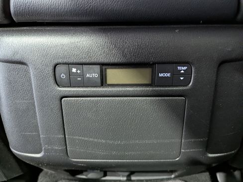 Used 2024 Nissan Armada SL w/ Captain's Chairs Package AWD/4WD image 16