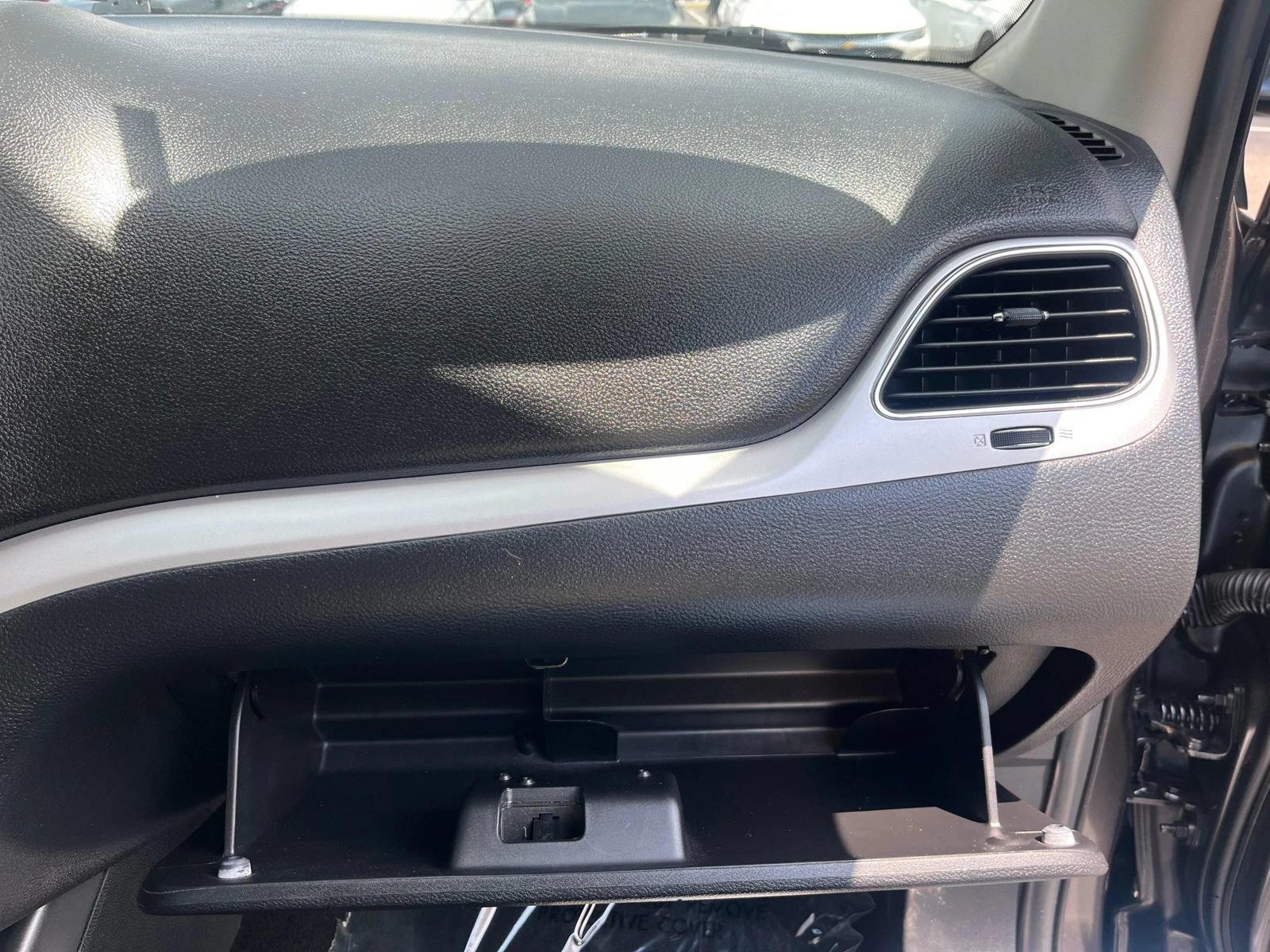 Used 2019 Dodge Journey SE w/ Connectivity Group FWD image 15