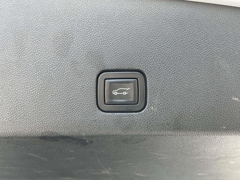 Used 2021 Cadillac XT6 Premium Luxury AWD/4WD image 9
