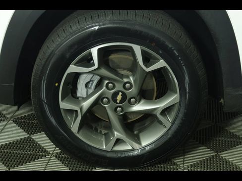 Used 2025 Chevrolet Trax LT w/ LT Convenience Package FWD image 10