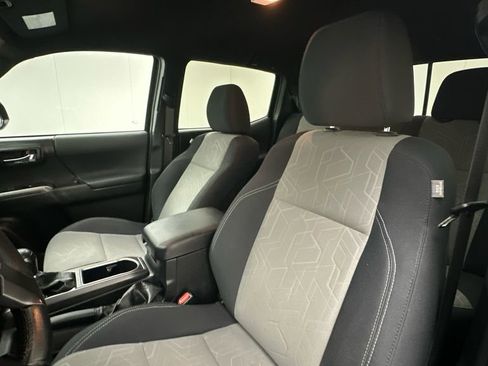 Certified 2023 Toyota Tacoma TRD Off-Road image 9