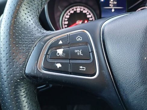 Used 2018 Mercedes-Benz GLC 300 image 25