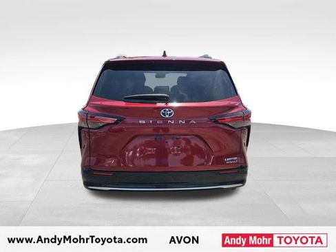 Used 2023 Toyota Sienna Limited FWD image 6