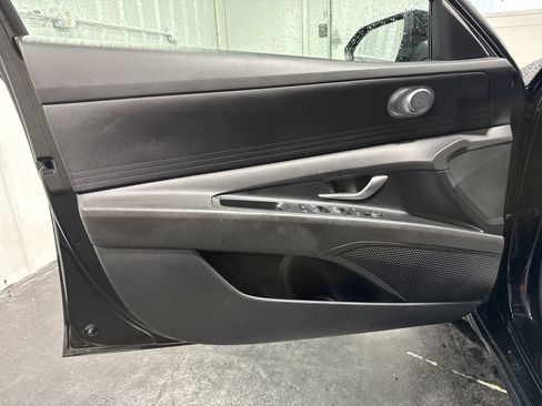 Used 2024 Hyundai Elantra SEL FWD image 19
