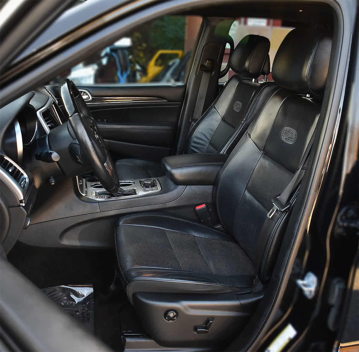 Used 2018 Jeep Grand Cherokee Overland AWD/4WD image 10