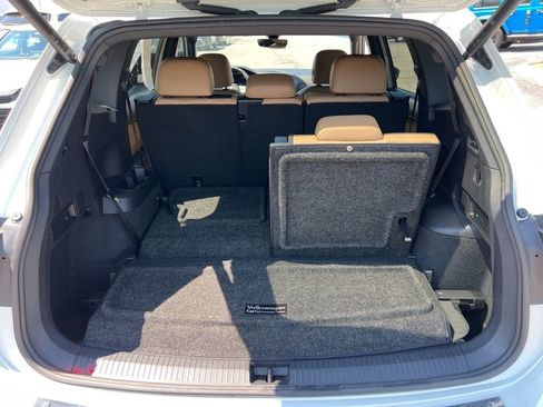 Certified 2023 Volkswagen Tiguan SE R-Line FWD image 14