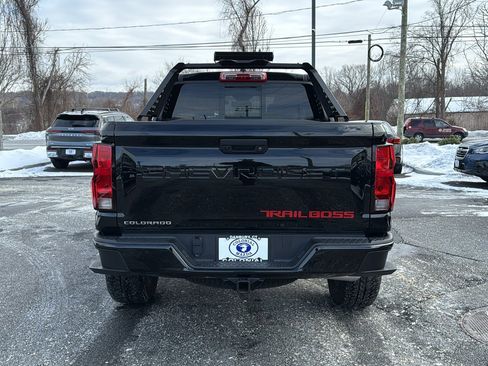 Used 2024 Chevrolet Colorado Trail Boss w/ Advanced Trailering Package image 4