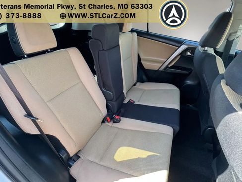 Used 2018 Toyota RAV4 XLE w/ Plus Extra Value Package FWD image 17