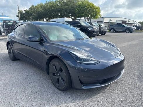 Used 2022 Tesla Model 3 RWD image 3