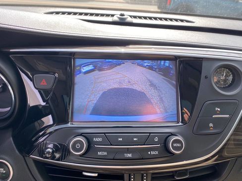 Used 2020 Buick Envision Essence image 27
