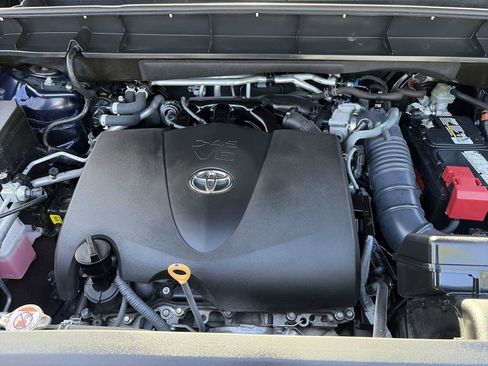 Used 2022 Toyota Highlander XSE FWD image 18