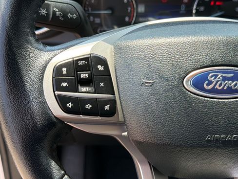 Used 2021 Ford Explorer XLT w/ Equipment Group 202A RWD image 16
