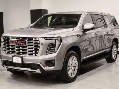Used 2025 GMC Yukon XL Denali AWD/4WD image 1