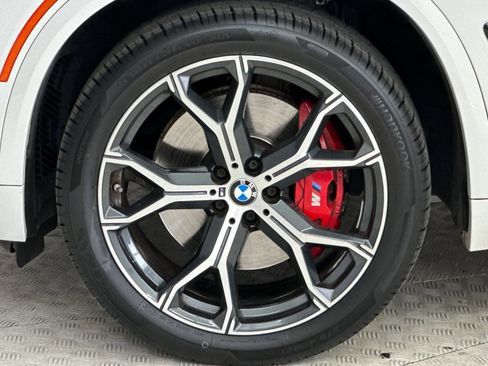 Certified 2024 BMW X5 xDrive40i w/ M Sport Package AWD/4WD image 11