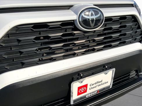Used 2025 Toyota RAV4 XLE FWD image 29