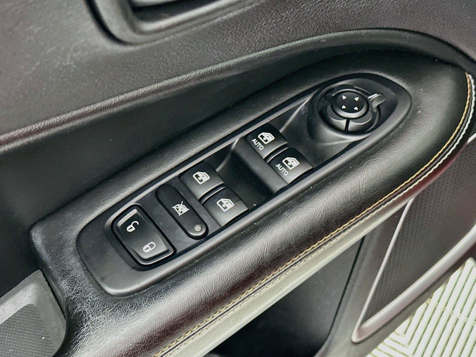 Used 2019 Jeep Compass Latitude w/ Cold Weather Group AWD/4WD image 21