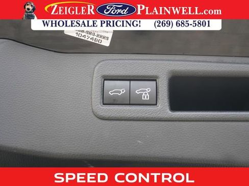 Used 2022 Toyota Venza LE image 11