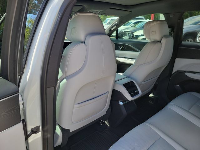 Used 2024 Cadillac Lyriq Luxury RWD image 15
