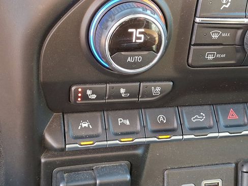 Used 2020 Chevrolet Silverado 1500 High Country image 25