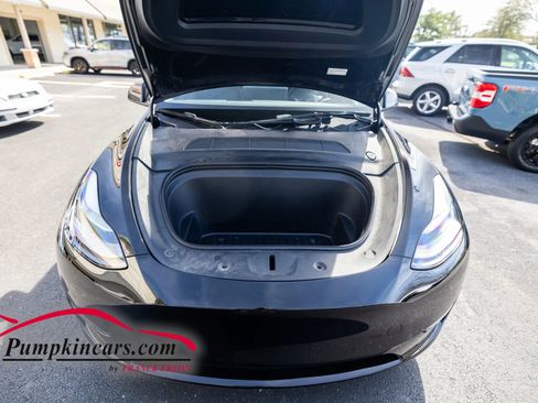 Used 2022 Tesla Model Y Long Range image 22