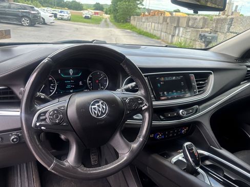 Used 2019 Buick Enclave Avenir w/ Avenir Technology Package AWD/4WD image 10