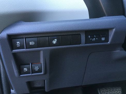 Used 2022 Toyota Sienna XLE FWD image 18