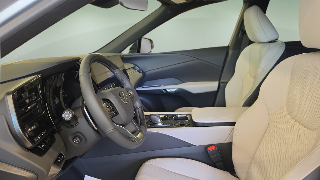 New 2026 Lexus RX 350h AWD/4WD image 14
