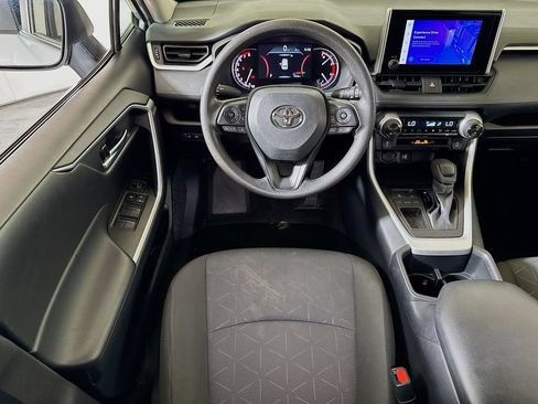 Used 2025 Toyota RAV4 XLE FWD image 19