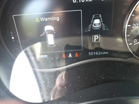 Used 2021 Nissan Kicks SV FWD image 2