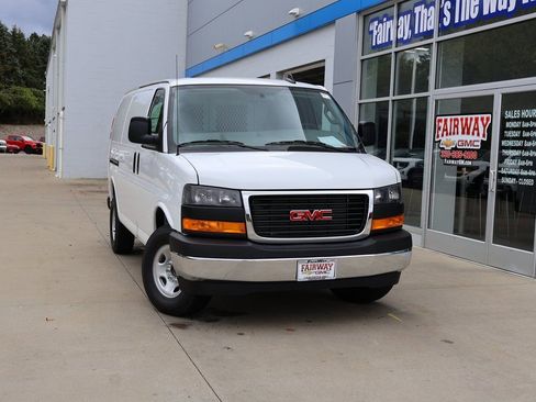 New 2025 GMC Savana 2500 w/ Enhanced Convenience Package RWD image 32