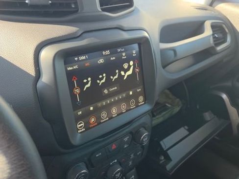 Used 2023 Jeep Renegade Limited AWD/4WD image 13