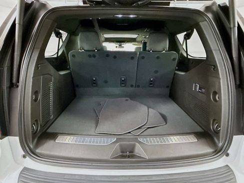 Used 2021 Chevrolet Suburban Z71 w/ Luxury Package image 29