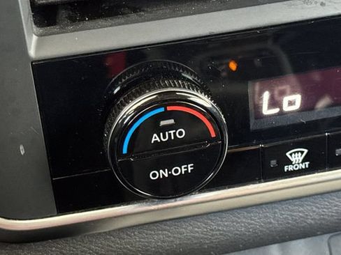 Used 2024 Nissan Rogue SV AWD/4WD image 29