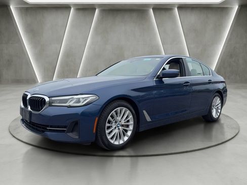 Used 2023 BMW 530i xDrive w/ Convenience Package AWD/4WD image 3