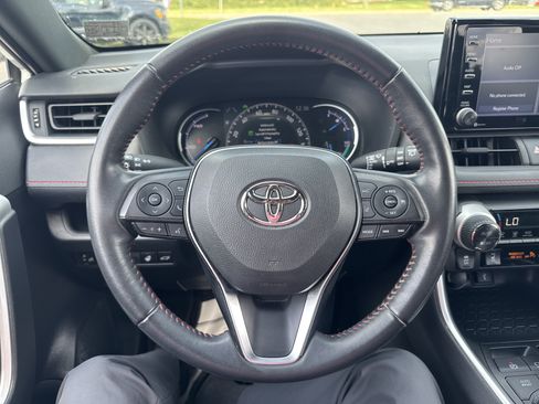 Used 2022 Toyota RAV4 SE w/ Weather & Moonroof Package AWD/4WD image 11