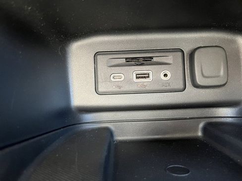 Certified 2022 Chevrolet Equinox Premier w/ LPO, Floor Liner Package image 30